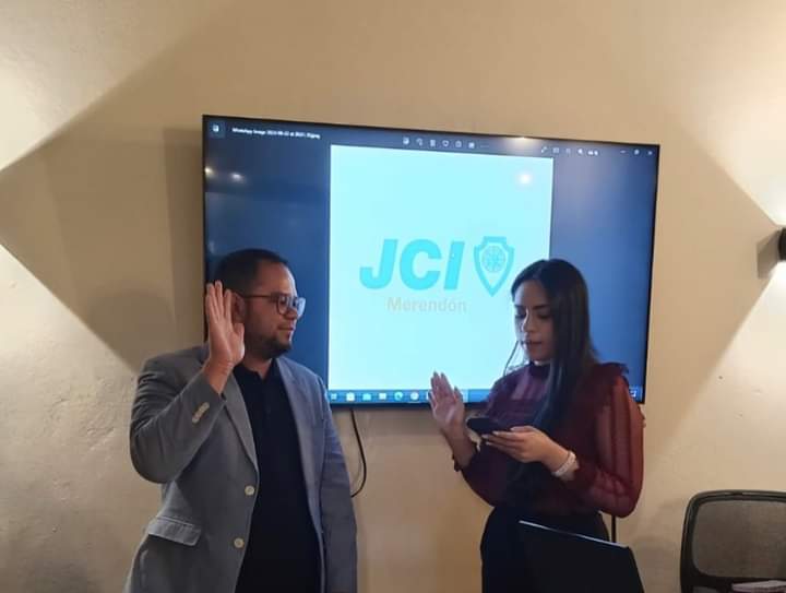 ¡Celebramos el éxito de las elecciones para la Junta Directiva 2024 de JCI Merendón! 🎉 Felicitamos a los líderes elegidos y damos la bienvenida a los nuevos miembros con entusiasmo. ¡Juntos construiremos un futuro brillante para nuestra comunidad! 💼🤝 #JCIMerendon #JDL2024