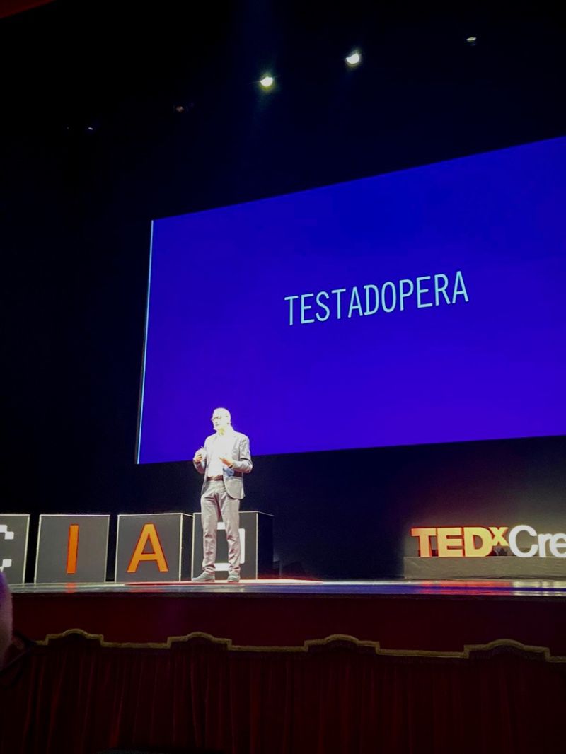 Federmeccanica's tweet photo. 🗣 Il VP Corrado La Forgia è stato tra i protagonisti dell'ultima edizione del #TEDxCremona .
💬"L’uso consapevole delle #tecnologieabilitanti libera l’uomo da attività ripetitive a scarso valore aggiunto e gli regala una risorsa preziosa: il tempo per pensare"
#IA #testadopera https://t.co/ONDItJbkki