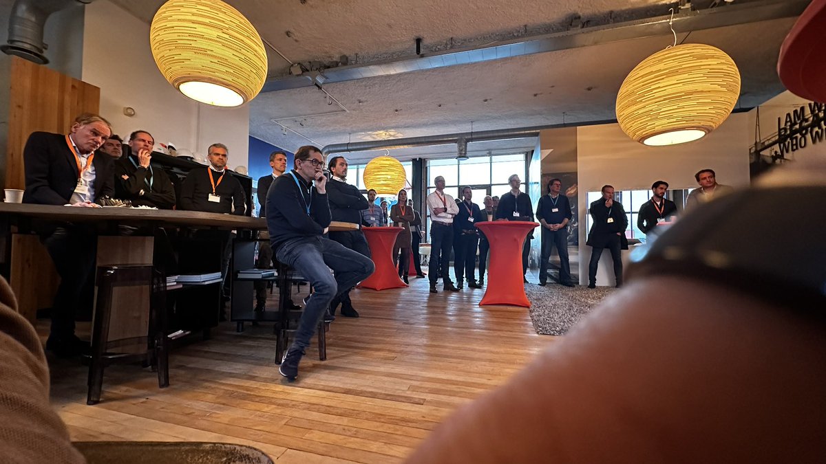 Mooie verhalen en dan straks - het werk in! #SneakPreview #BinnenDok #Netwerken <a href="/carparksNL/">ContinentalCarParks</a> #Apcoa G&amp;S&amp; Orange Investment