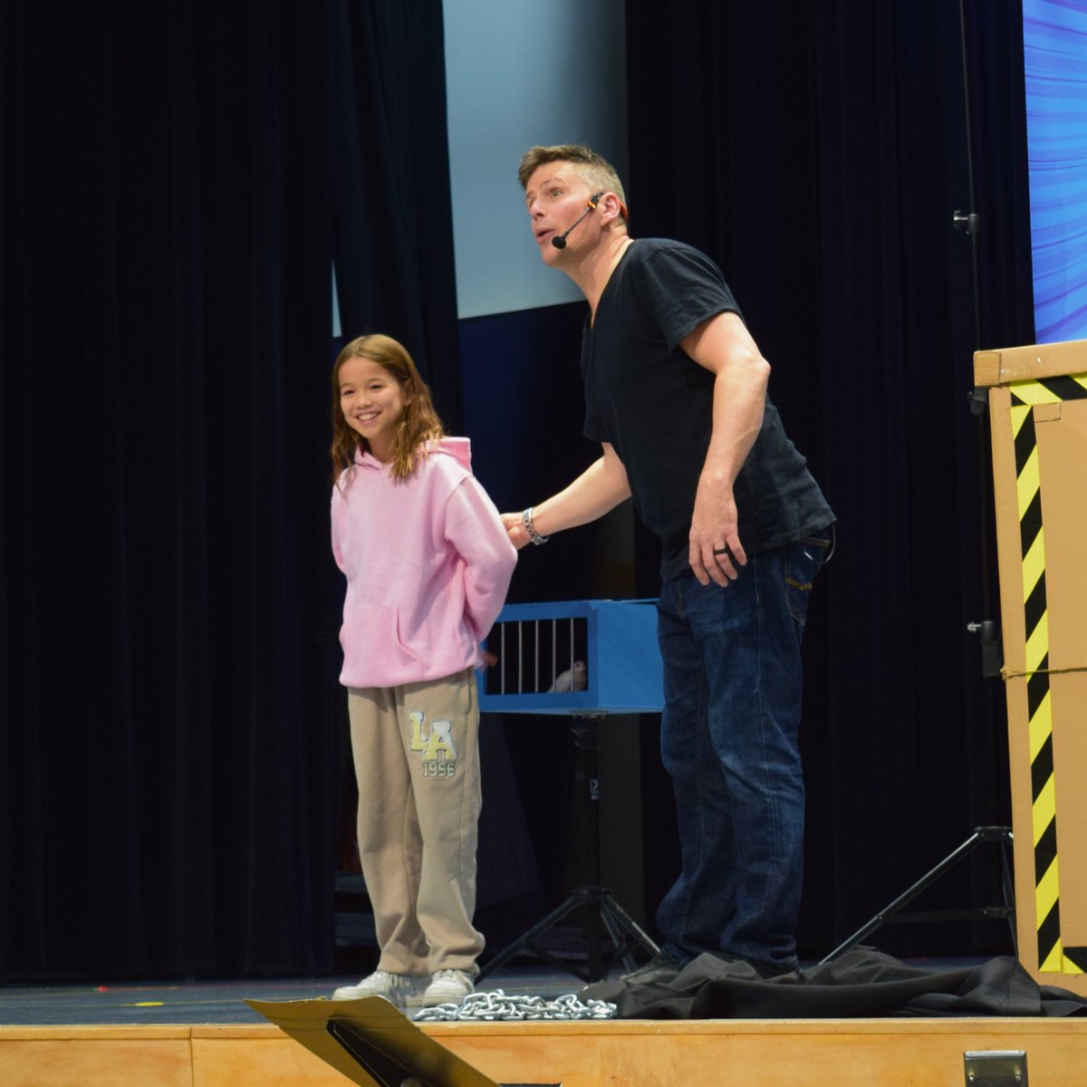 bayviewglen's tweet photo. Our Prep School students also enjoyed an enchanting magic show last week as they took center stage, spreading kindness and awareness during Bullying Prevention &amp; Awareness Week 🎩💖
#BVG2023 #BVGLeadingEdge #BVGPrep #BVGPrepSchool https://t.co/Fx4MJL81mz