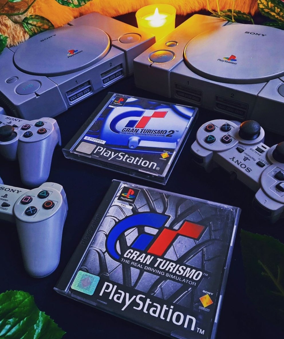 T H R O T T L E ! 💨
¿Quién se apunta a unas carreritas esta tarde? 😏

Mi primer carnet de conducir en Gran Turismo, hace 26 años, nada mal y todo a la primera con 🏆

¿Cuál es vuestro coche favorito? ¿Y qué preferís GT1 o GT2? 

Toyota Supra GT Castrol 🙈
GT1 me dejó loco 😱