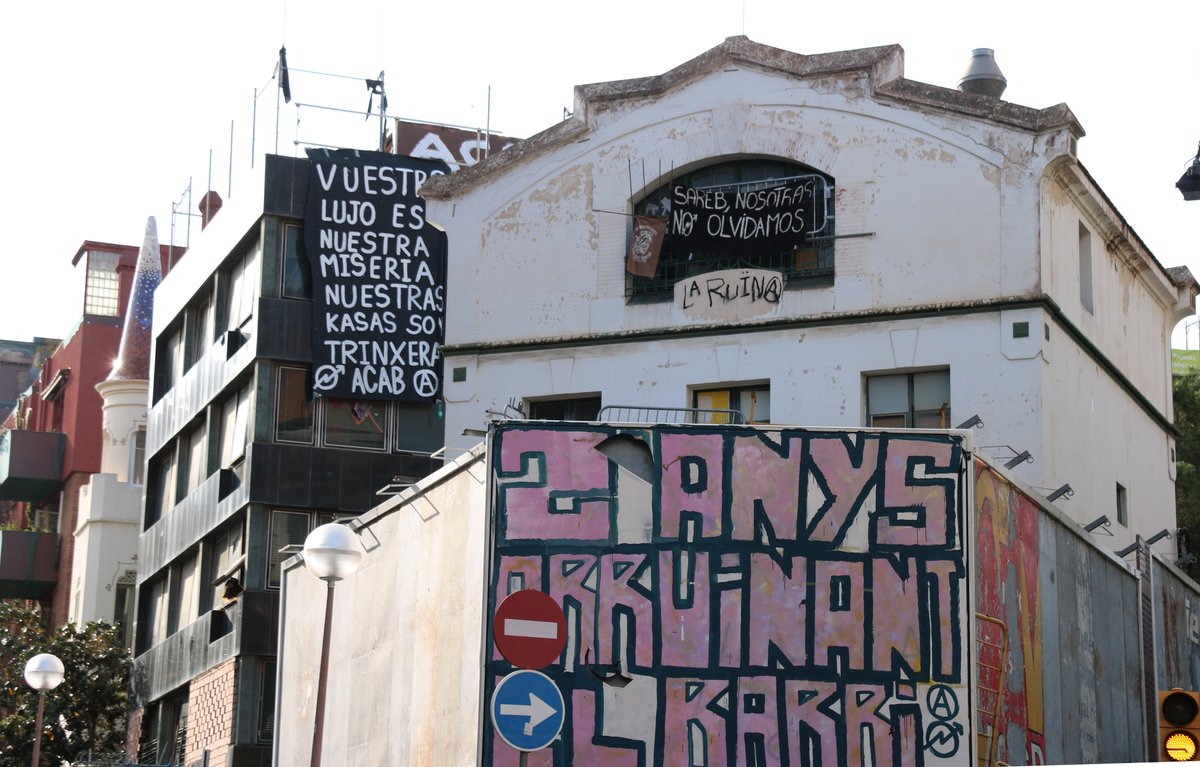 Així es prepara el desallotjament de La Ruïna i El Kubo de la Bonanova, en l'oblit fa 7 mesos
ccma.cat/324/aixi-es-pr…