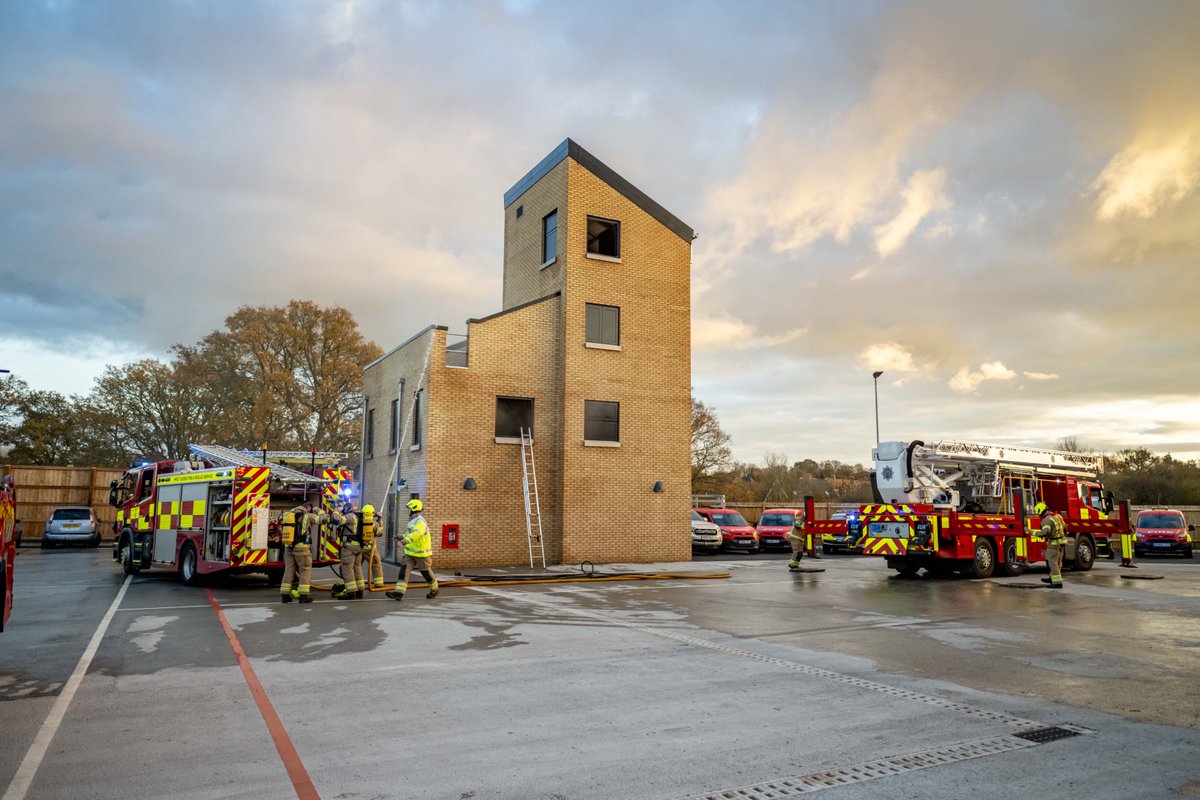 WestSussexFire's tweet photo. 🎉 Platinum House, our new Training Centre and Fire Station for #Horsham, is officially open!

The site was opened by His Majesty’s Lord Lieutenant of West Sussex, Lady Emma Barnard, during yesterday's ceremony.

Find out more about the event here:
https://t.co/OXn5fag1Lr https://t.co/uTpRbq5pPT