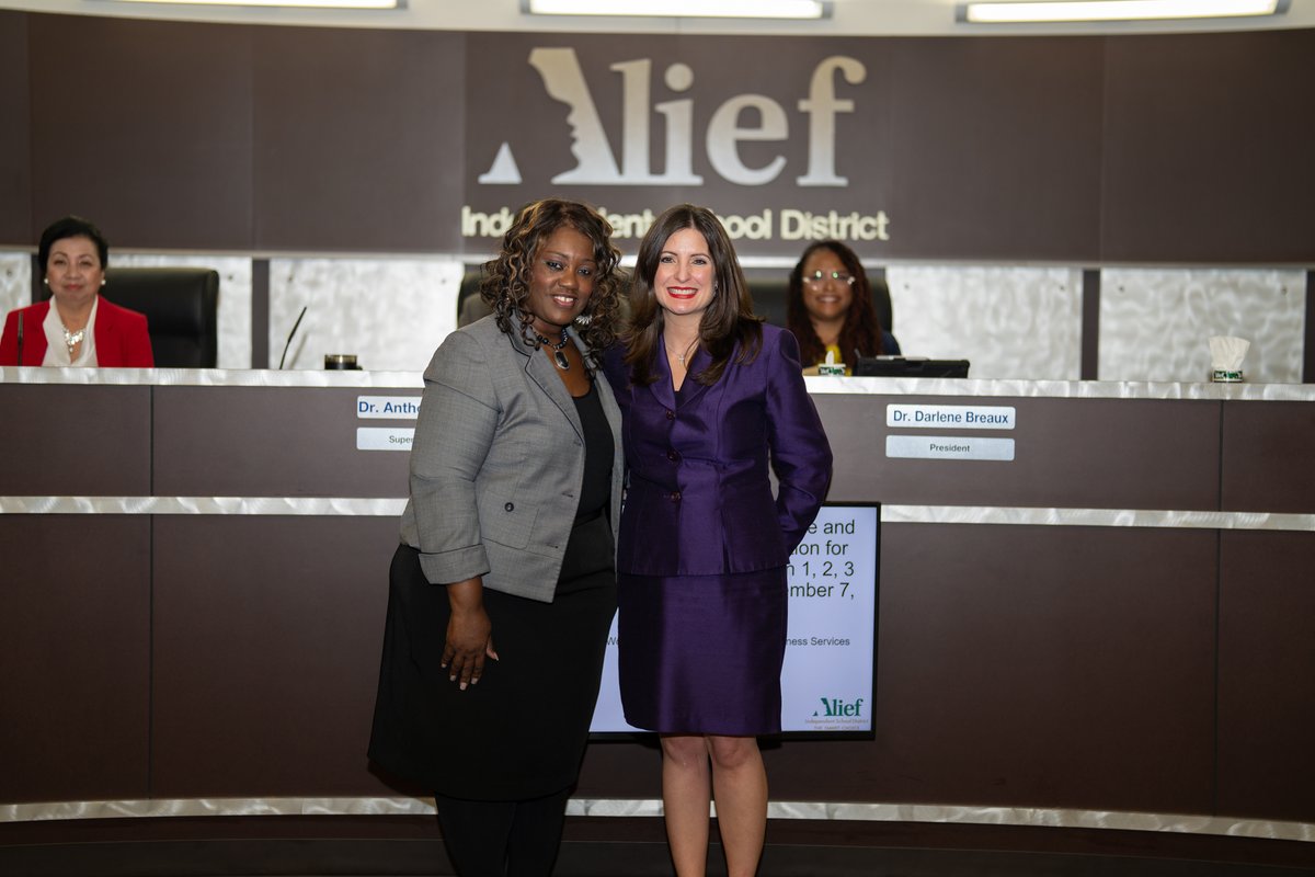 HCPrecinct4's tweet image. Commissioner @LesleyBrionesTX was honored to administer the oath of office to @AliefISD Trustees Ann Williams and Enrique "Rick" Moreno. 
👏 Congratulations to these dedicated leaders on their commitment to education and public service!  
#AliefISD #OathOfOffice #HCPrecinct4