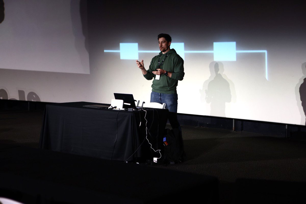 Asistimos en la sala 20 al taller Malware Development 201 - Creando un Loader en C++ centrado en Evasión (Windows), en la sala 20, patrocinada por #CSA, a cargo de <a href="/_nag0mez/">Nacho Gomez</a> y Antonio Pérez, de <a href="/NTTDataSpain/">NTT DATA España</a> #XVIIJornadasCCNCERT #VJornadasESPDEFCERT