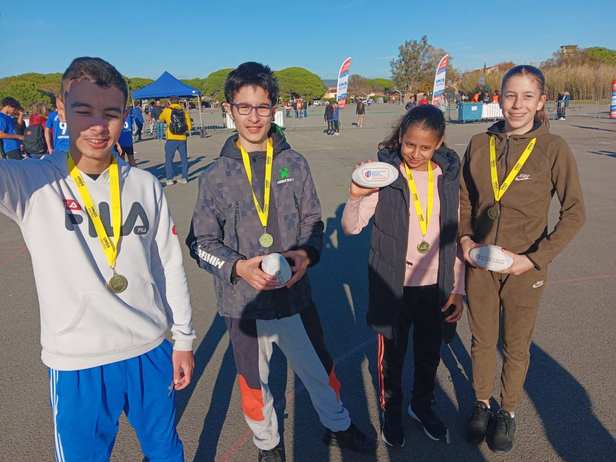 AsPeiresc's tweet photo. Notre équipe sport partagé du @COLLEGEPEIRESC termine CHAMPIONNE ACADEMIQUE de cross @Unss_Nice 🔥🔥direction le Championnat de 🇫🇷@unss !! @UnssVar83 @NatachaChicot @dasen_sieye https://t.co/5fpyPFI1Yi