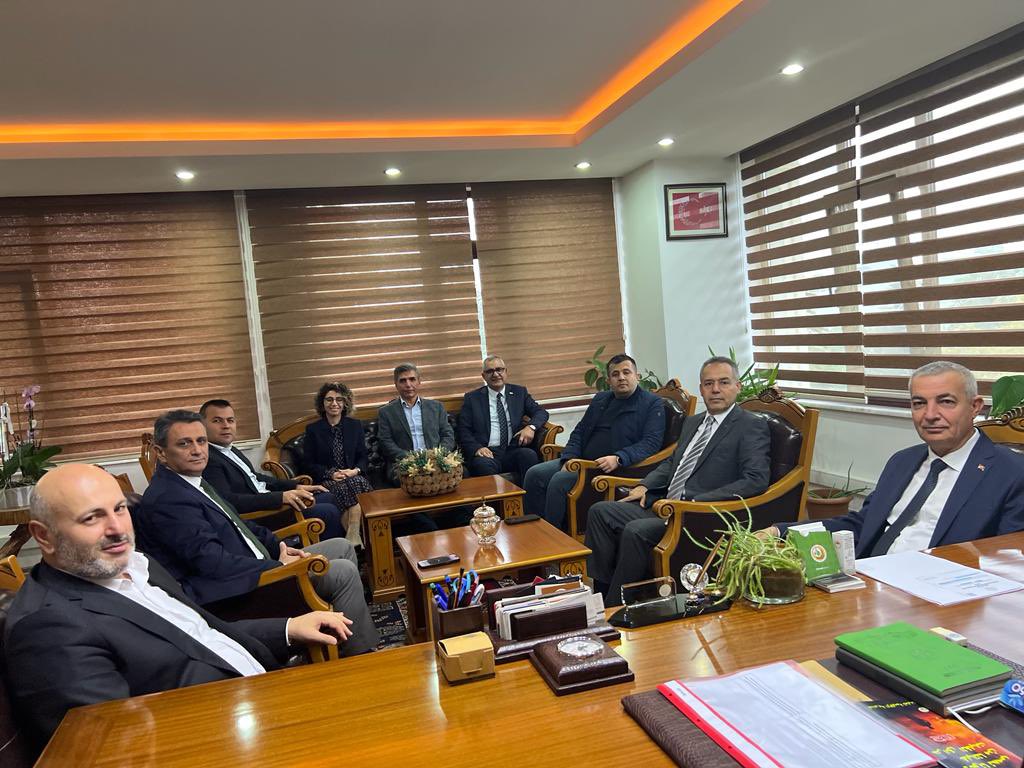 HTurkyilmazOMO's tweet photo. Isparta OBM Rifat Ataş, Denizli OBM Ahmet Üçgül, Batı Akdeniz OAEM Neşe Cılız, OMO Batı Akdeniz Şube Başkanımız Emin Demir, TOÇ BİR-SEN Antalya Şube Başkanı Mehmet Demirkol ve Akademisyenler ile birlikte, Antalya OBM Vedat Dikici’yi ziyaret ettik.

Nazik ve Kıymetli ev sahiplikleri için Bölge Müdürümüze teşekkür ediyoruz.