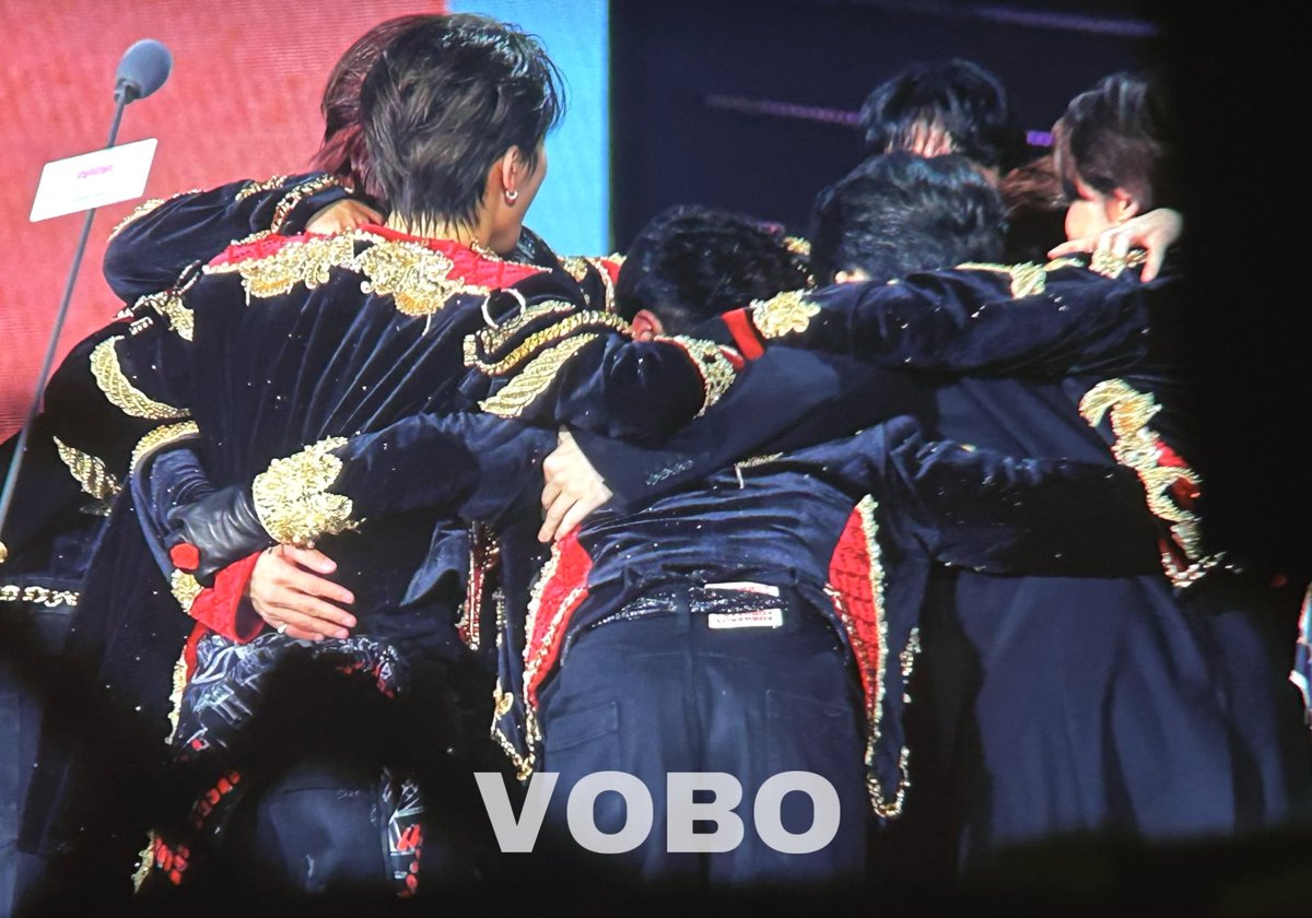 vobo_woozi's tweet photo. 231129 MAMA 우지

항상 생각하지만 지후니 곁에 좋은 친구들 좋은 동료들 있어서 너무너무 다행이라고 생각해😌
앞으로도 질투나는 이 우정 오래가길,,
다시한번 대상 축하해 지훈이 그리고 세븐틴🥹..
아싸 나 대상가수팬이당~~ 

#WOOZI #우지 #세븐틴 #ウジ https://t.co/tIj8EhPRFN