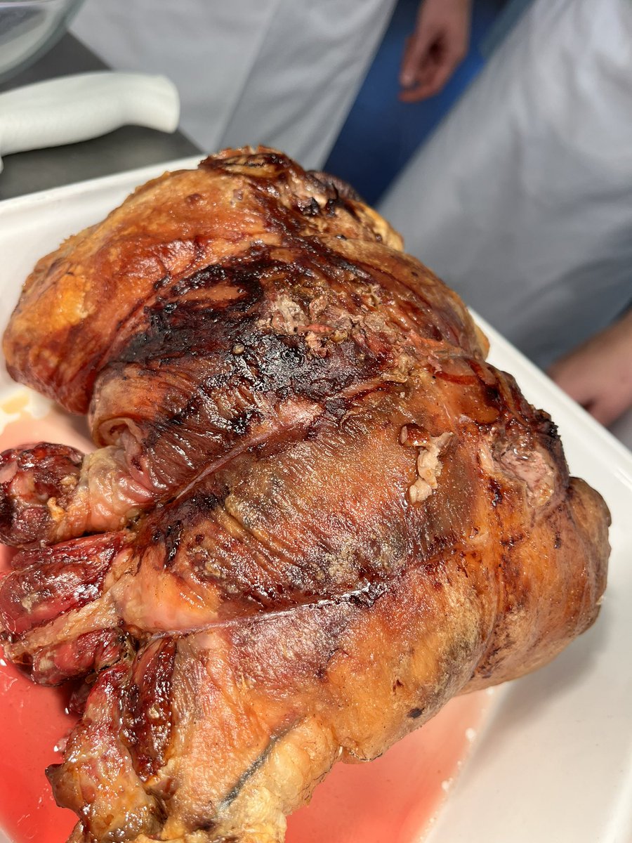 pardeep19922328's tweet photo. Roast Lamb, Cauliflower cheese, Roast potatoes and gravy served by chef trainees today. #roastbuffet #goodjob #chefjob #RoyalNavyChefa #triservice @Def_Chef_School https://t.co/a2b8oX0Cq1