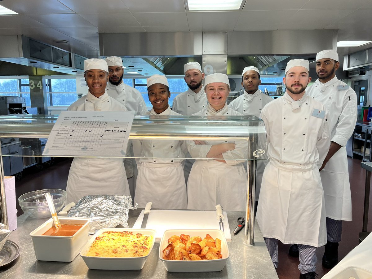 pardeep19922328's tweet photo. Roast Lamb, Cauliflower cheese, Roast potatoes and gravy served by chef trainees today. #roastbuffet #goodjob #chefjob #RoyalNavyChefa #triservice @Def_Chef_School https://t.co/a2b8oX0Cq1
