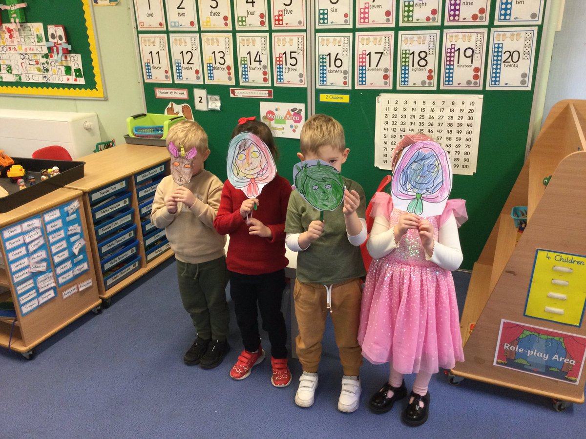 WhybridgeInfant's tweet photo. Oak Class looking great wearing the masks they made for their Fairytale day! https://t.co/VfUTZidmnQ