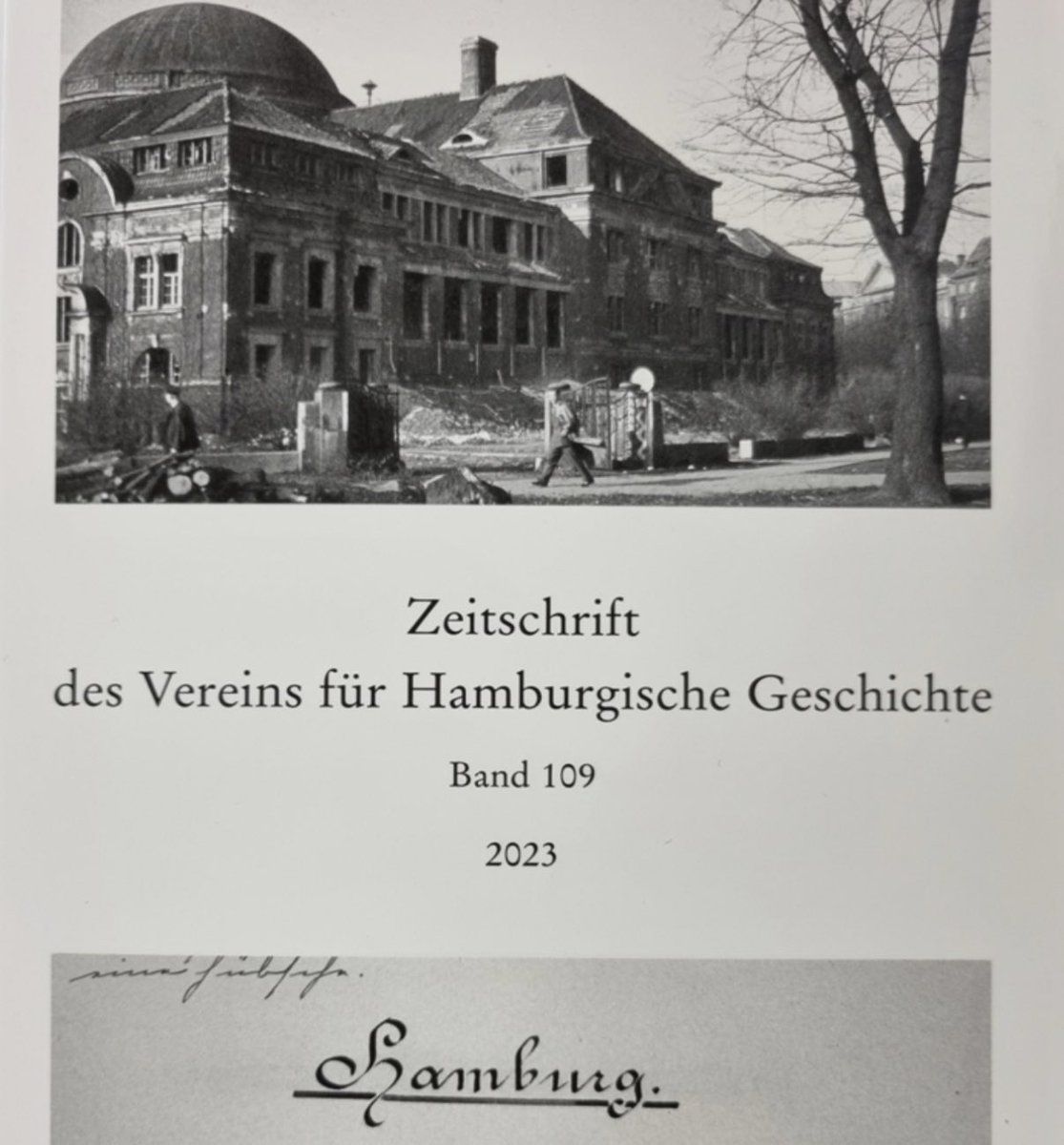 Die neue ZHG ist da! Heute ab 18 Uhr präsentieren wir die neueste Ausgabe unserer Zeitschrift, im Großen Hörsaal des Museums für #HamburgischeGeschichte.

Mehr Infos: vfhg.de/component/jem/… 
<a href="/histmuseenhh/">Stiftung Historische Museen Hamburg</a>