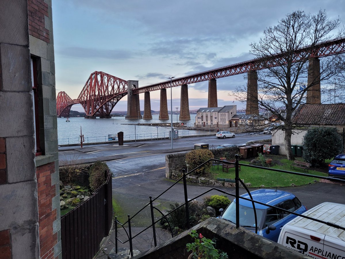 What a view from this customers front door this afternoon.  

#southqueensferry #oven #OvenRepair #ApplianceRepairs #DomesticApplianceRepairs