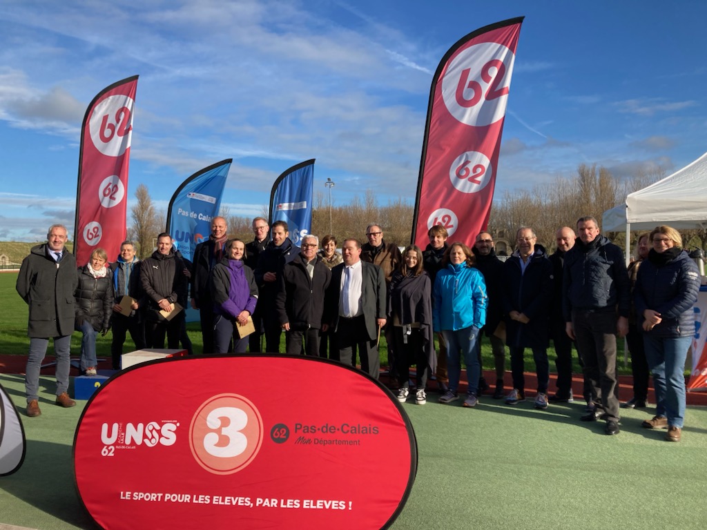 #cross départemental du Pas de Calais <a href="/unss/">UNSS_National</a>62 @unss : 2400 élèves au départ, présence de 10 chefs d'établissement, du Vice Président du département <a href="/conseil/">Bons conseils</a> départemental 62, représentant de la ville <a href="/Calais/">Calais</a> <a href="/unssacadlille/">UNSS Académie de Lille</a> <a href="/AcLille/">Académie de Lille</a>
