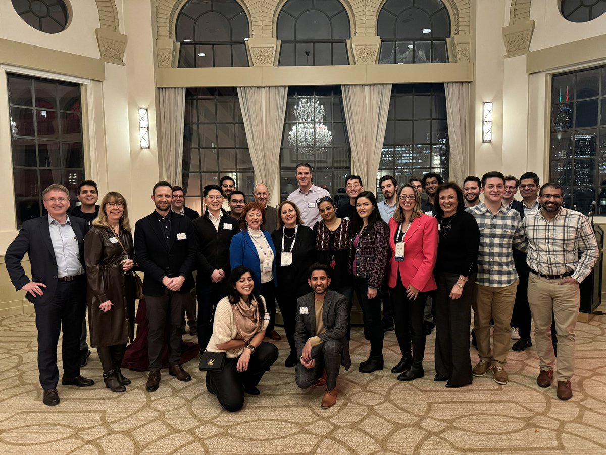 Fantastic @URMC_Imaging reception hosted by @JennHarveyMD!! Great time to meet amazing alumni from UofR! @sbhatt1516 @Alok_A_Bhatt and to get updates from @AxelWismueller on AI. dailybulletin.rsna.org/db23/index.cfm… #RSNA2023