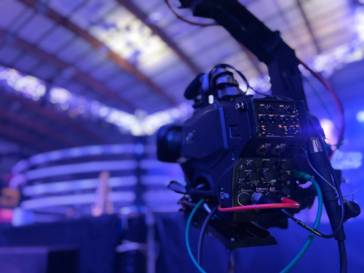 Zest4tv's tweet photo. We recently worked with Cloudbass supplying on-site production facilities in Leeds.
This post about boxing ๐ฅ feels incomplete without a solid punchline... ๐โโ๏ธ๐
#OB1 #OBTruck #produtionfacilities #cameras #jib #comms #engineering #bkboxing๐ฅ https://t.co/IqT3Dc2cYD
