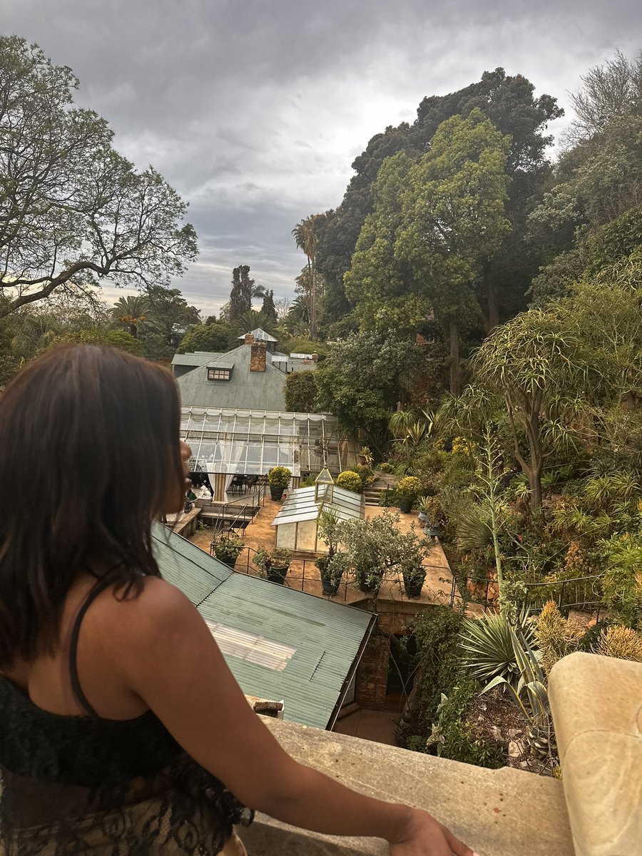 MoratuaNM's tweet photo. Overlooking at my guests on my wedding day as a millionaire #cellcmillionairesclub #therewillbesigns https://t.co/zQRn8FOuda