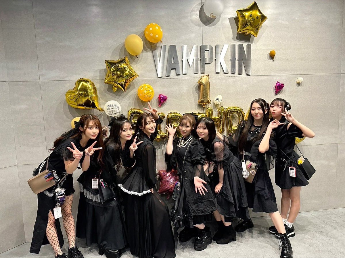 s1000idol's tweet photo. 🥀Thank you for coming🥀

本日はDA VAMP Vol.23 @浅草VAMPKINにご来場いただきました皆様ありがとうございました！

生誕祭でも沢山お世話になった浅草VAMPKINさんでのライブもラストとなりました。

12/2『THE LAST SUPPER』のチケットはこちら🎫
https://t.co/sAiM86d4Eu https://t.co/WF06gxiopR