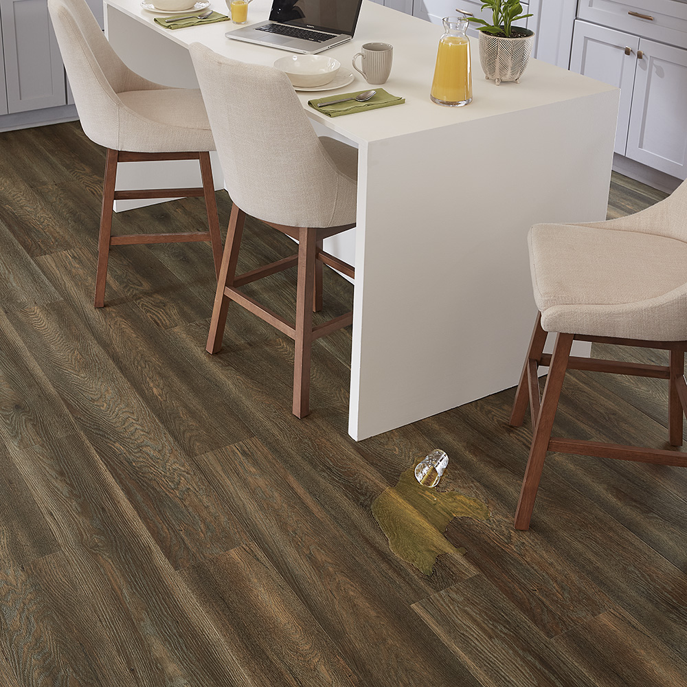 Start your busy workday with a refreshing cup of orange juice in hand, surrounded by the beauty and durability of #Pergo.

💻: bit.ly/46IH4eY

#TimberCraft #TimberCraftElite #WetProtect #waterproof #laminate #laminatedwood #kitchen #breakfast #orangejuice