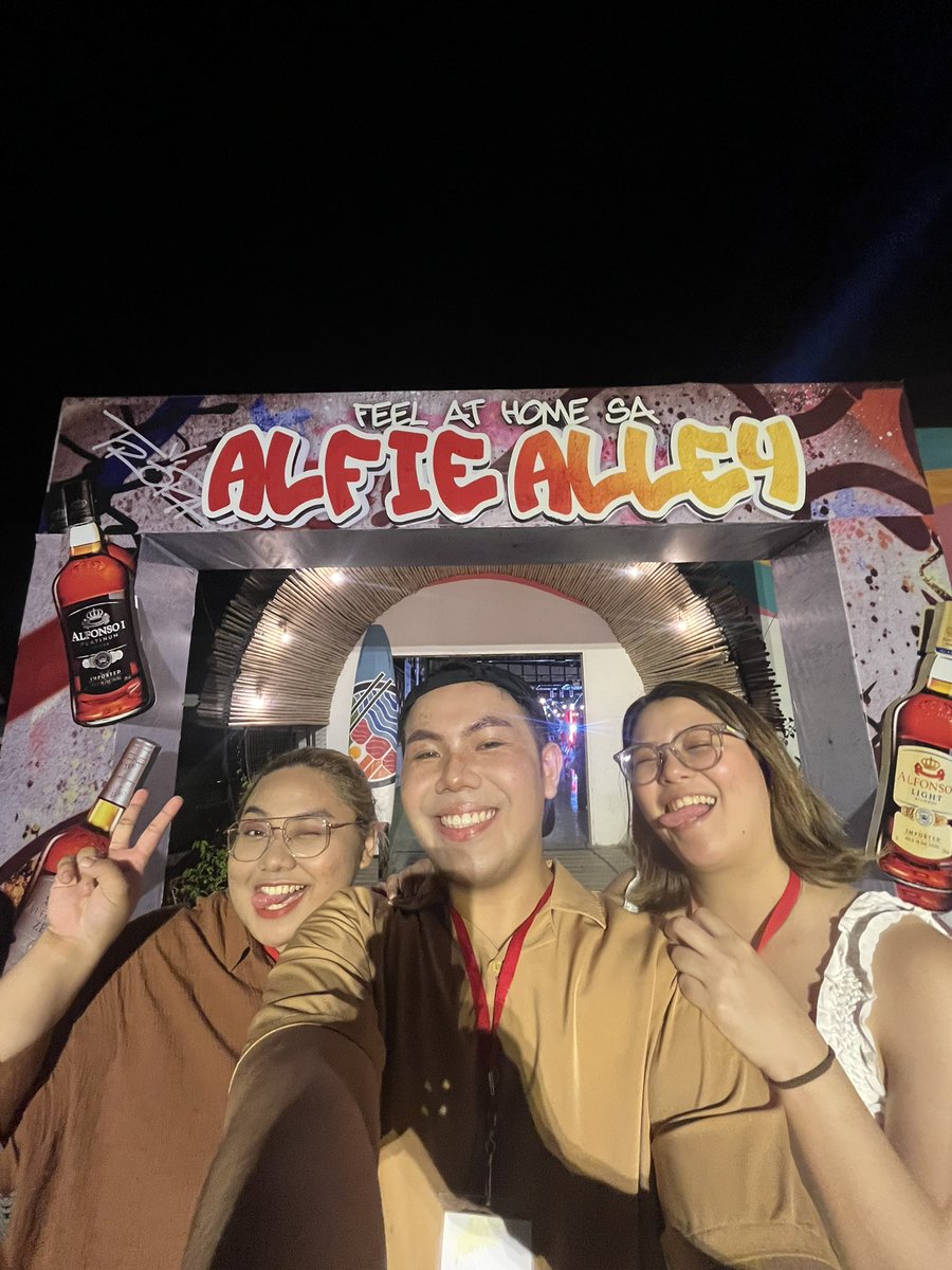 ughlexa's tweet photo. miss u, elyu 🌊 https://t.co/Ua48UHOlKe