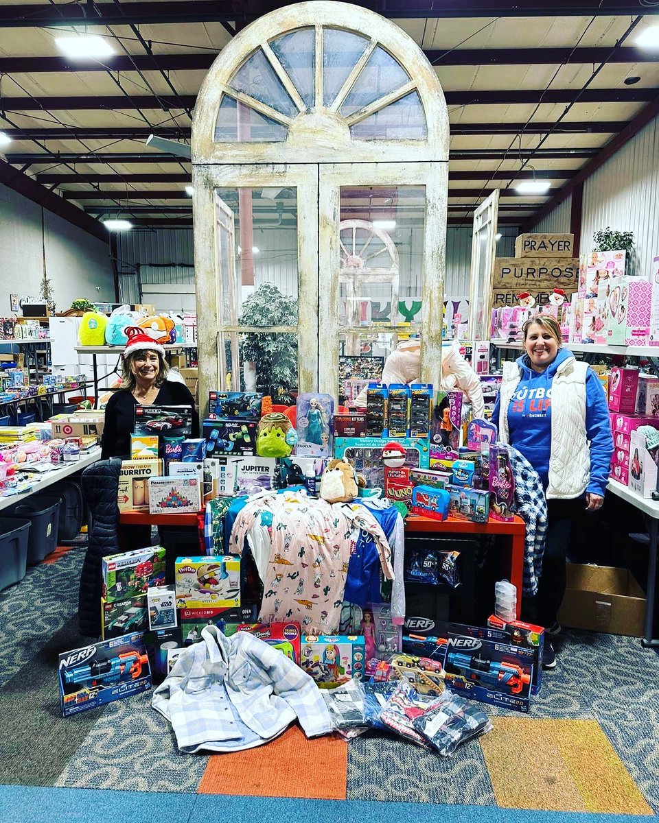 Thank you to the Tanagerwoods neighbors who came together to help fellow neighbors in their community by collecting gifts to give to our Holiday Store! 

What a blessing!!!🧡💚💙#nonprofit #givingback #community