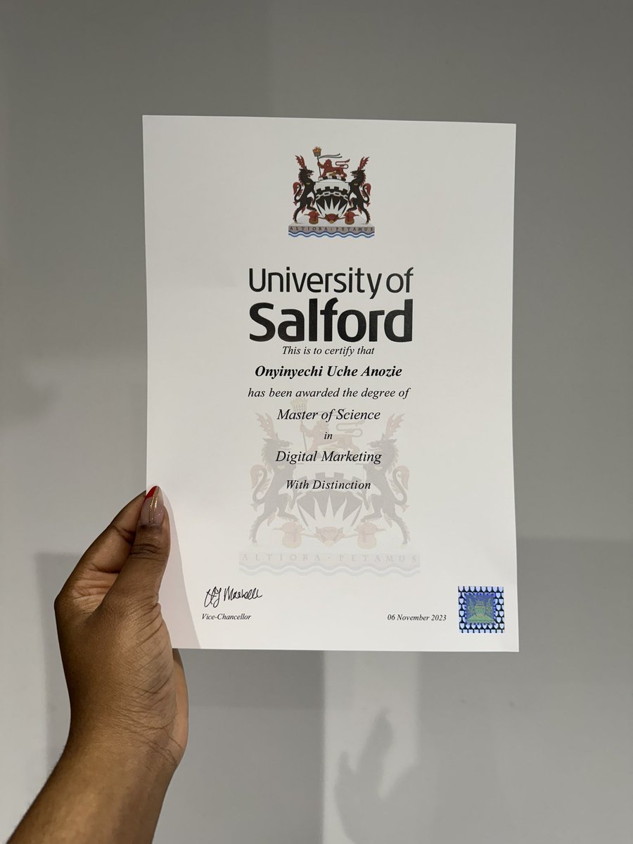 iamyeychii's tweet image. Ooops! I got another degree