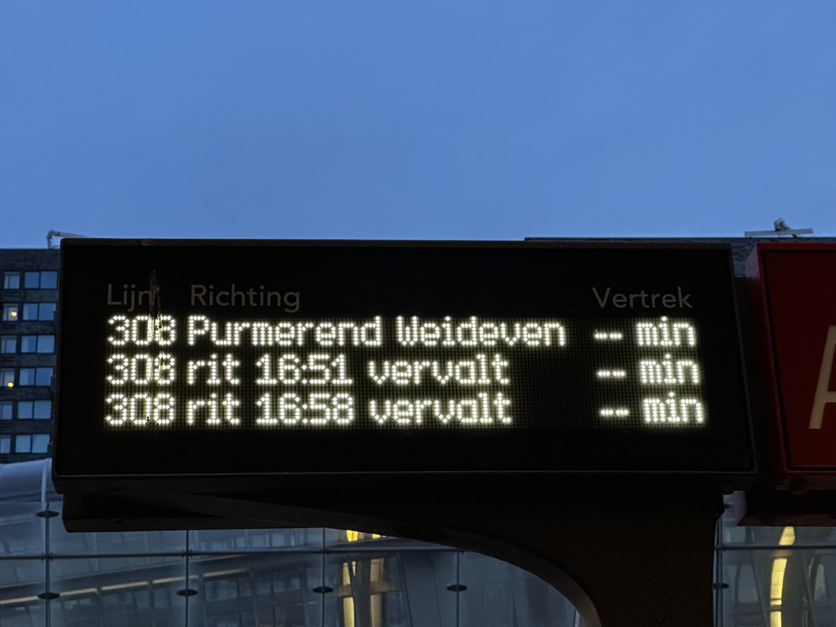 sannidee's tweet photo. @EBS_OV Weer heerlijk dit… en kom nou niet weer met dat personeelstekort smoesje, 301, 304 en 307 zie ik al 10 keer voorbij komen dus kan er ook wel eentje even de 308 route rijden… https://t.co/tgkEQAtWT9