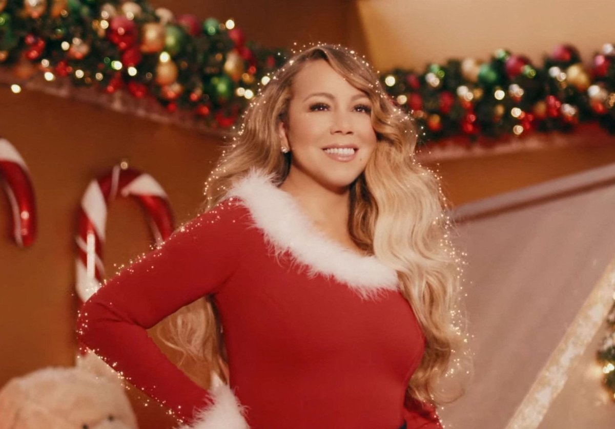 com_Uniti's tweet photo. [XMas Blog] ✨Prêts à dégainer le Mariah Carey's spirit sur vos réseaux pendant les fêtes ? Bonne idée ! Ou pas... 

Offrez-vous plutôt un coup de boost créatif : inspirez vous de la team 👉 https://t.co/XBNWSEOYLa

Besoin de + d'aide ? All you need for Christmaaaas is Com'Uniti https://t.co/QfWZC1Ynhd