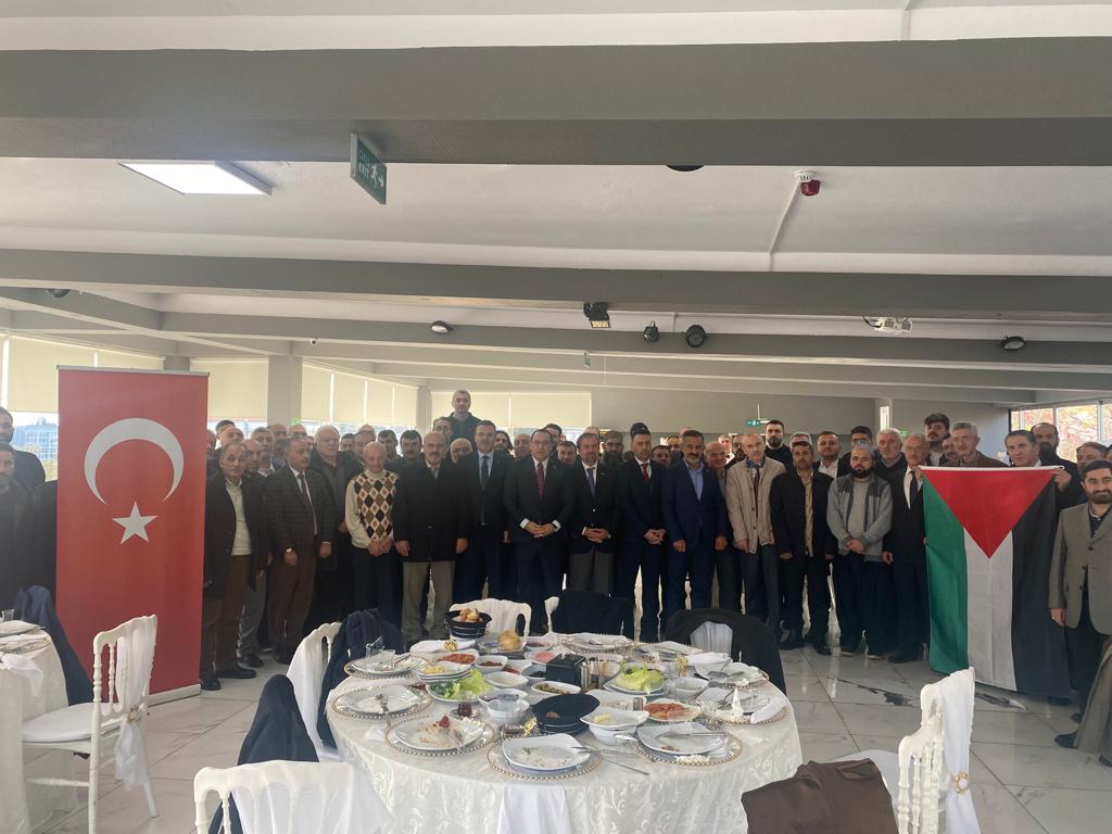 SisliKaymakam's tweet photo. Kaymakamımız Ahmet Gazi Kaya, İlçe Müftüsü Tahsin Aydın, siyasi parti temsilcileri din görevlileri ve cami dernek başkanlarının katılımıyla; Filistin ve Gazze'deki mevcut durum ile alakalı 10 Aralık Dünya İnsan Hakları Gününde, Filistin halkının+++ https://t.co/r0ZAUGCB0e