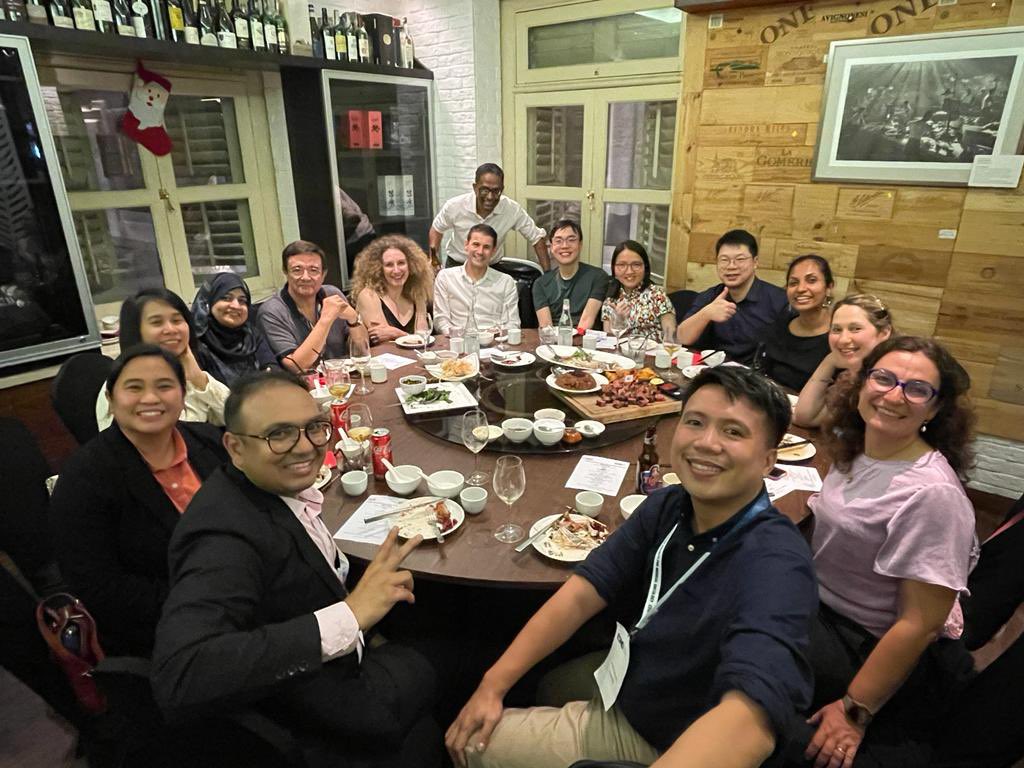 A debate that will go down through the ages with @FAndreMD @GustaveRoussy vs @TonyMok9 @CUHKMedicine at the NCCS! Followed by a nice tour by the best guide possible, @EvelynWongYT Wrapping up by feasting on chili crab with my #ESMOLGP Asia mates and @myESMO leadership