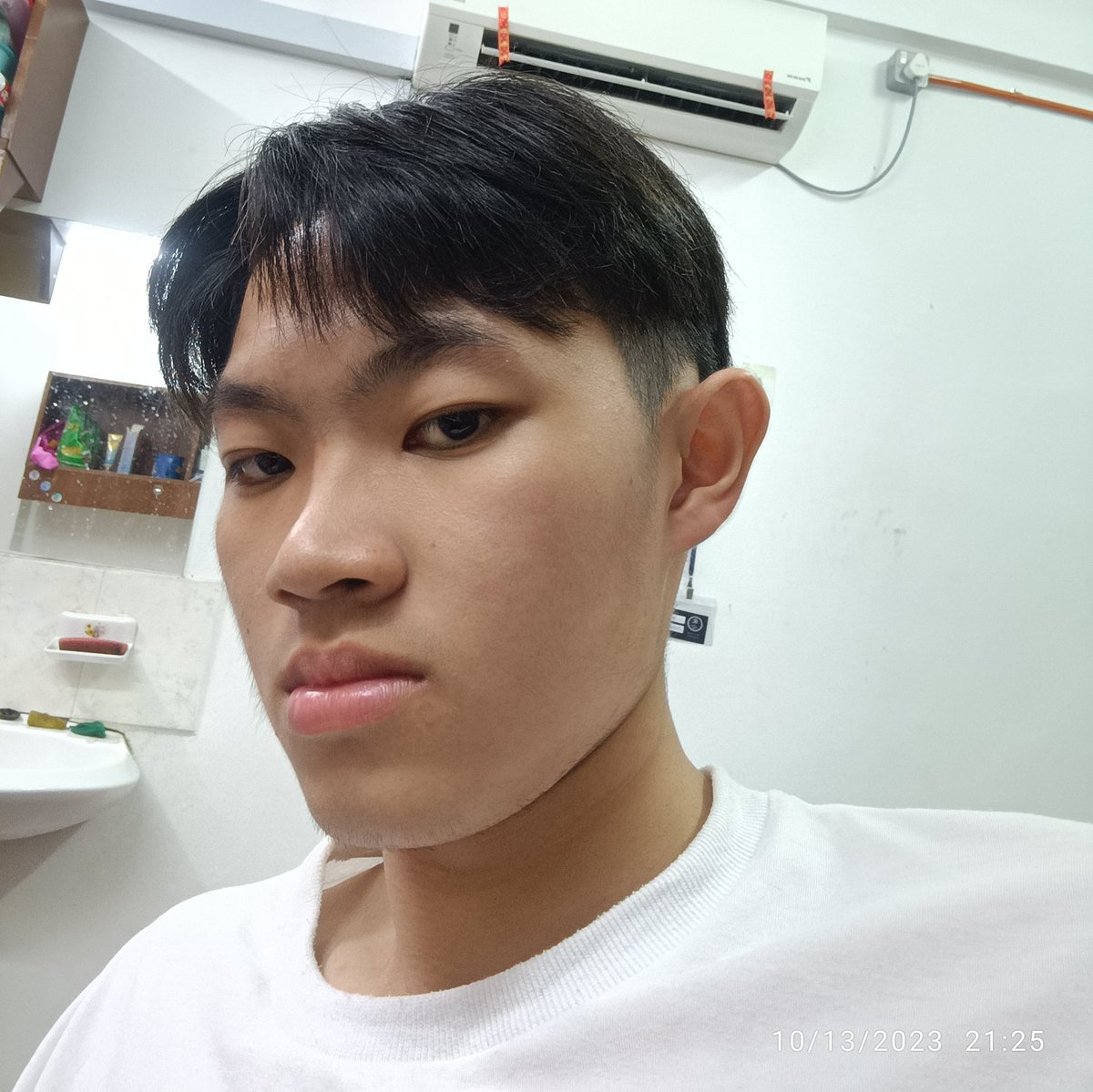 WeiFengLim25's tweet photo. #NewProfilePic https://t.co/fta3lhhqUE