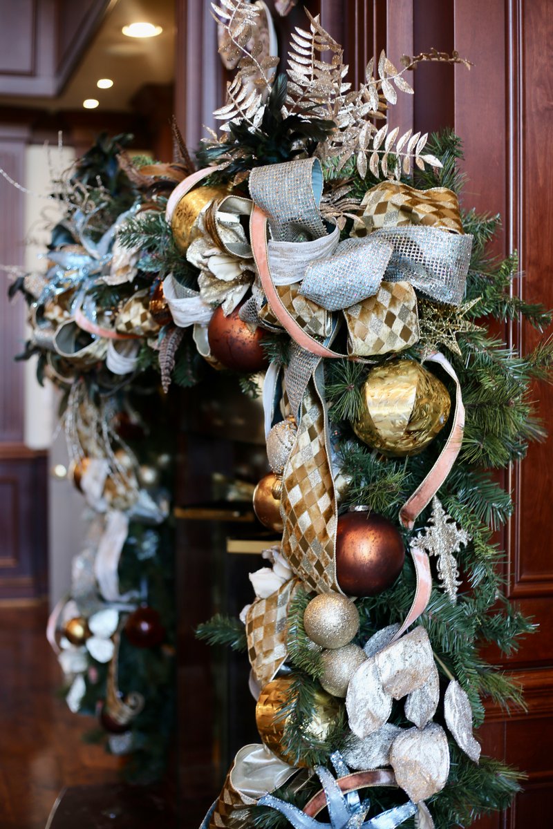 greystonegcc's tweet image. Putting the final touches on the clubhouse today in preparation for tomorrow&apos;s Holiday Open House! Join us for the annual tree lighting at 7pm accompanied by live music and hors d&apos;oeuvres.