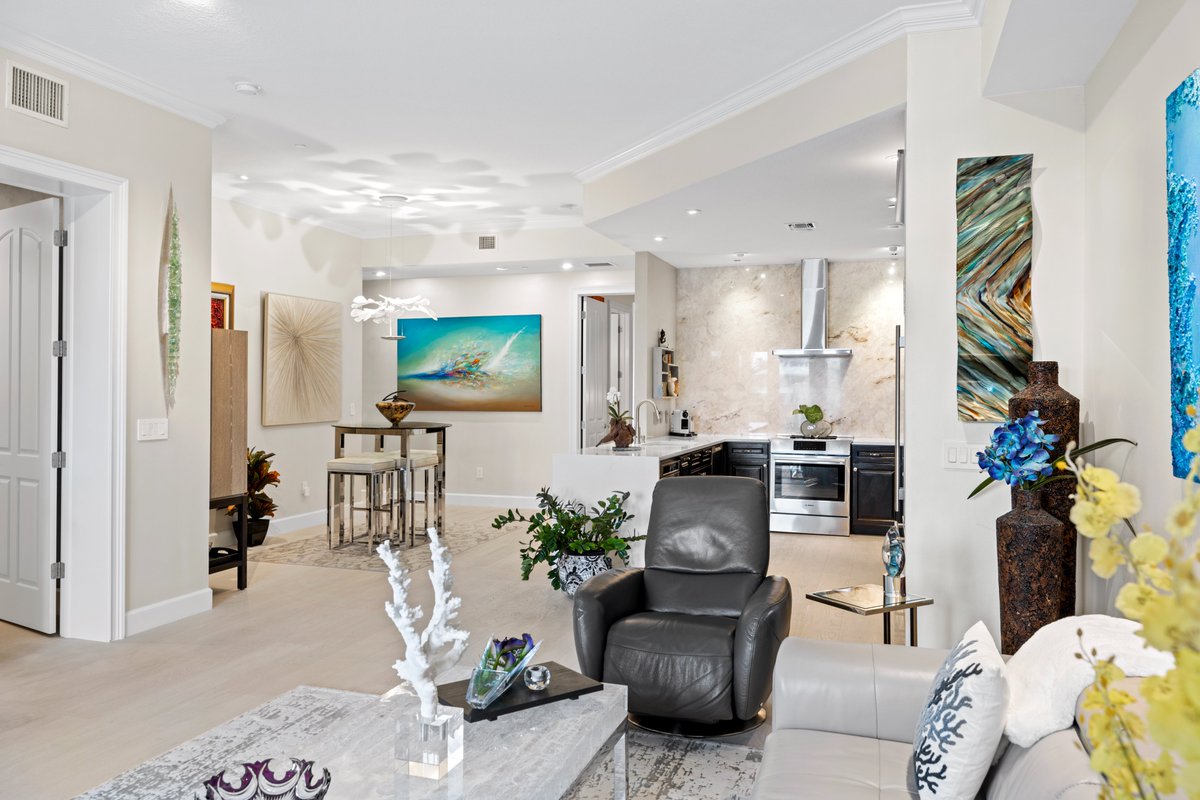 BePhotoediting's tweet photo. We are real estate photo editing editors with years of experience. Turnaround time is within 8-12 hours. Free editing 3-5 test images https://t.co/zF8p8SlHtV