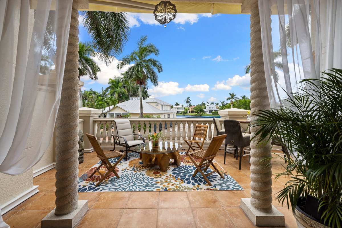 BePhotoediting's tweet photo. We are real estate photo editing editors with years of experience. Turnaround time is within 8-12 hours. Free editing 3-5 test images https://t.co/zF8p8SlHtV