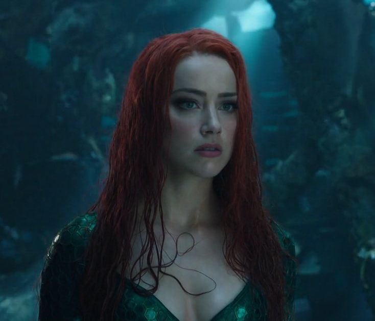 Zack Snyder says he has been dismayed to see Amber Heard suffer online abuse: 

“I just don’t get it. If other people don’t like her, I don’t know what to say. I would work with her in a second" 

thr.cm/lmldlqI