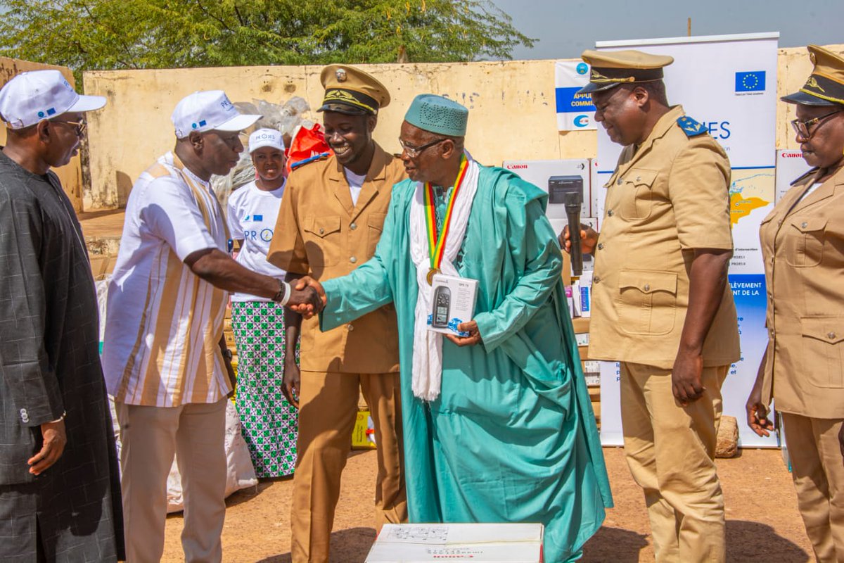 𝐂𝐞́𝐫𝐞́𝐦𝐨𝐧𝐢𝐞 𝐨𝐟𝐟𝐢𝐜𝐢𝐞𝐥𝐥𝐞 𝐝𝐞 𝐫𝐞𝐦𝐢𝐬𝐞 𝐝𝐞 𝐦𝐚𝐭𝐞́𝐫𝐢𝐞𝐥𝐬 𝐚𝐮𝐱 𝐂𝐨𝐦𝐦𝐢𝐬𝐬𝐢𝐨𝐧𝐬 𝐅𝐨𝐧𝐜𝐢𝐞̀𝐫𝐞𝐬 𝐝𝐞𝐬 𝐫𝐞́𝐠𝐢𝐨𝐧𝐬 𝐝𝐞 𝐒𝐞́𝐠𝐨𝐮 𝐞𝐭 𝐒𝐚𝐧 𝐩𝐚𝐫 𝐥𝐞 𝐂𝐀𝐃𝐏 𝐚𝐯𝐞𝐜 𝐥’𝐚𝐩𝐩𝐮𝐢 𝐝𝐮 𝐏𝐑𝐎𝐉𝐄𝐒 𝐜𝐞 𝐦𝐚𝐭𝐢𝐧 𝐚̀ 𝐒𝐚𝐧.