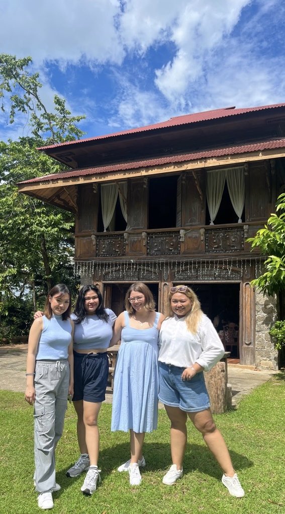 ughlexa's tweet photo. kahit isa wala man lang nagpost ng outing na ‘to kaya kahit late na skl cute namin 👯‍♀️ https://t.co/6uJfMlDNb9