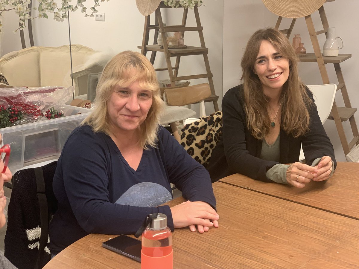 80gramsEscola's tweet photo. Avui hem rebut a 80Grams Escola d'Escriptura i literatura la visita de l’escriptora Laia Vila a la classe de #projectiterari que imparteix la Susana Hernandez Fernandez. Ha explicat als nostres alumnes la seva experiència literària. 

Un luxe!! Moltissimes gràcies!!! https://t.co/UWesm48kGK