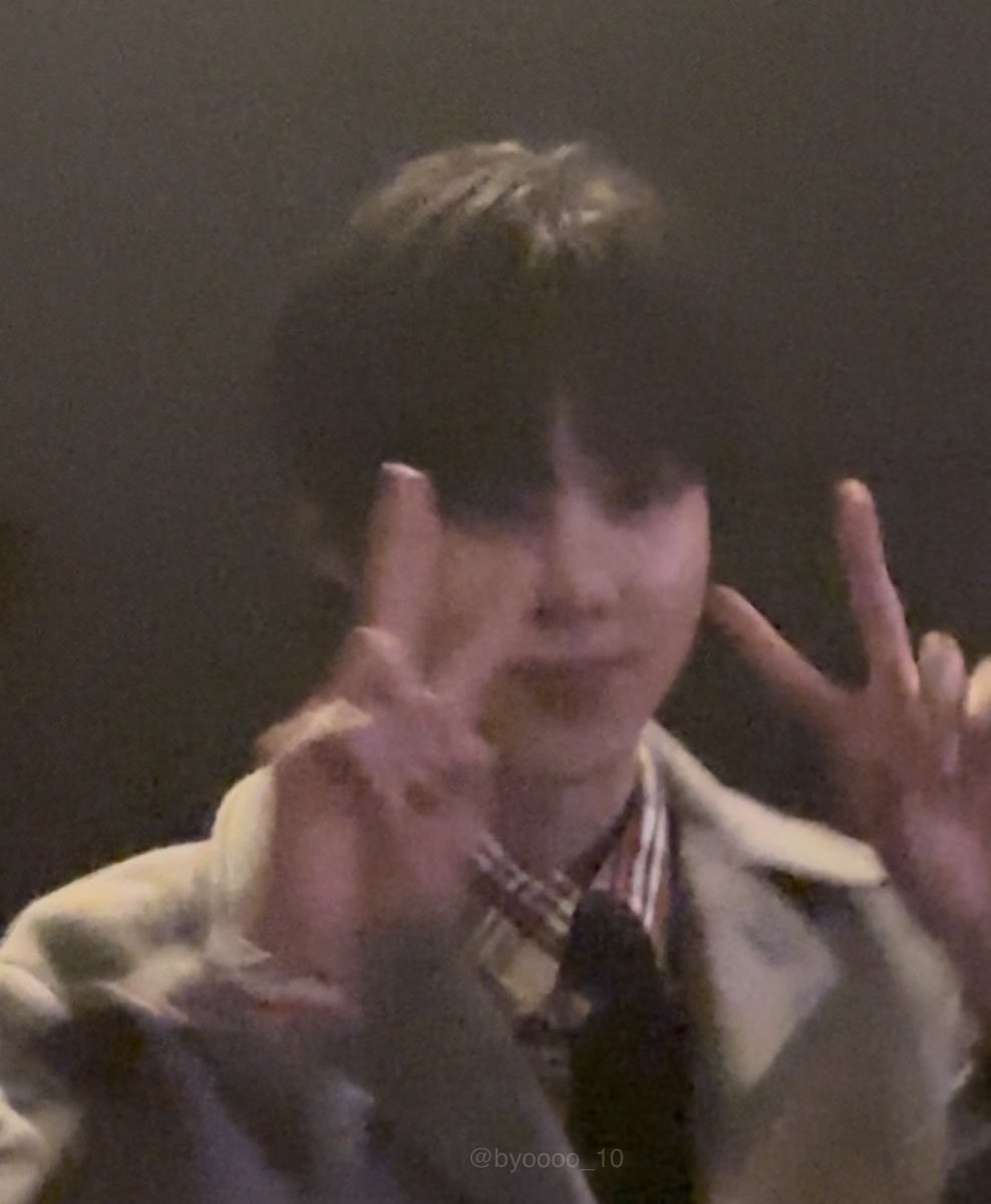 byoooo_10's tweet photo. 화질은 구린데요.. 너무 귀엽잖아….!🥹 https://t.co/CwH5mjN5oN