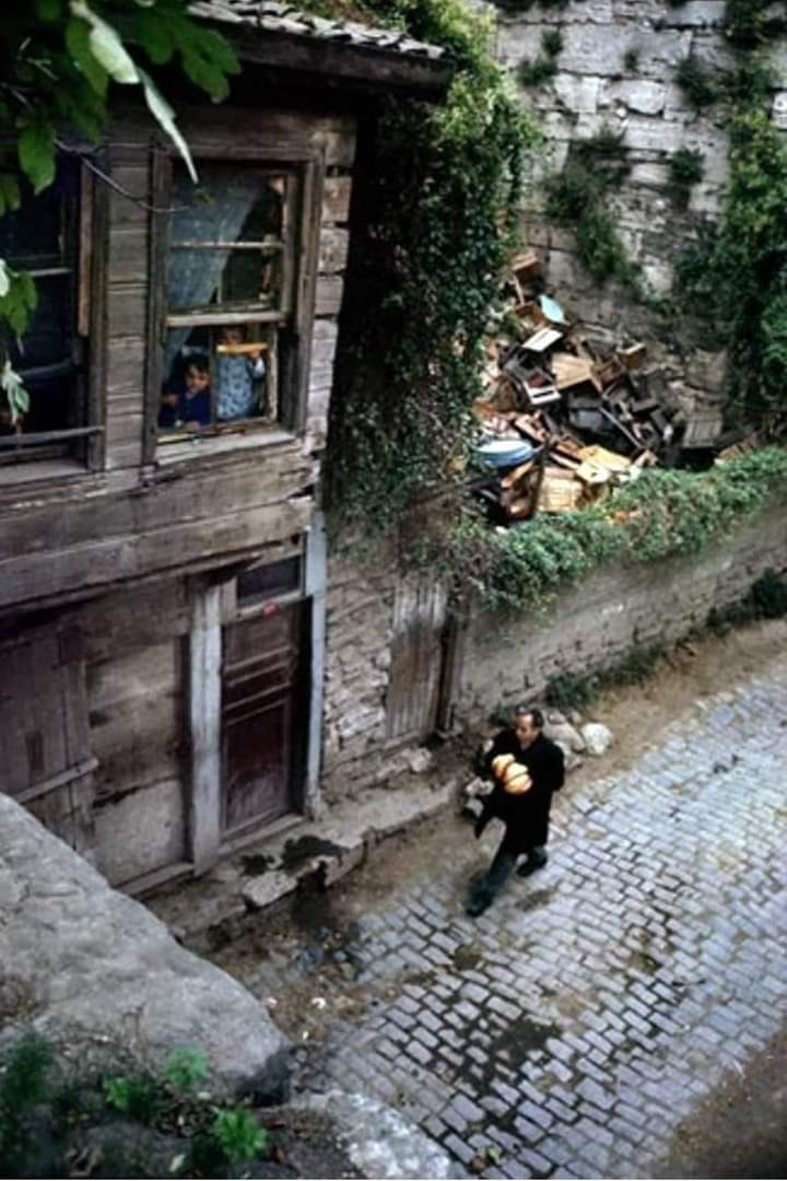 AryaSeben's tweet photo. Silivrikapı, İstanbul,1970'ler. https://t.co/0PTOnO9Xrz