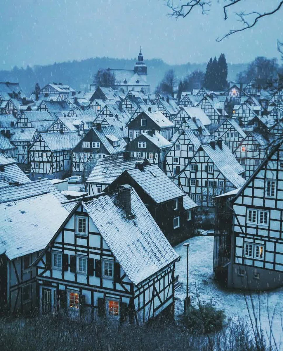 Europe's most picturesque towns and villages - a thread 🧵 1. Freudenberg, North Rhine-Westphalia, Germany 🇩🇪