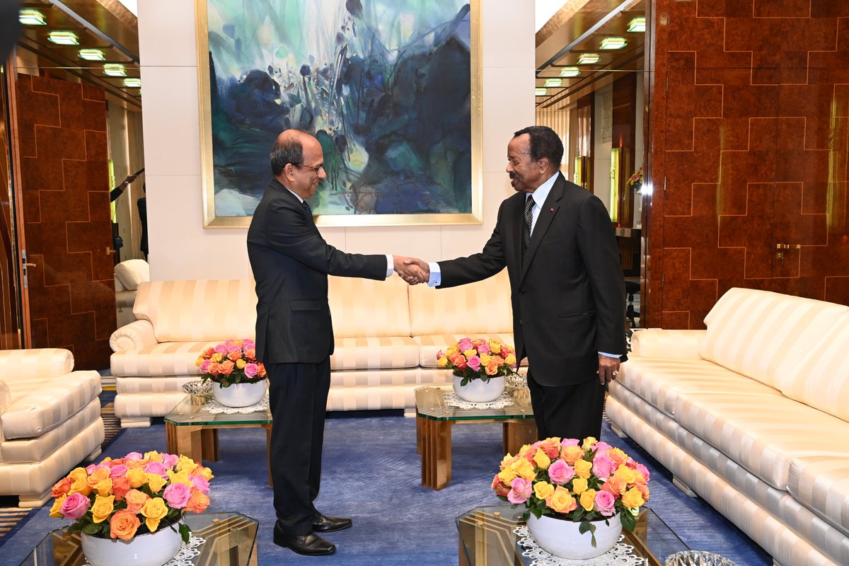 🇨🇲🇮🇳
Entretien cordial ce jour au Palais de l’Unité avec S.E. Anindya Banerjee, Haut-Commissaire de l’Inde au Cameroun, arrivé en fin de séjour.
#PaulBiya
#Cameroun