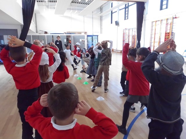 Year 2 Classes had a very interesting and fun workshop all about the 'Great Fire of London'.
Do you know what year the Great Fire of London happened, and how it started?
#greatfireoflondon #londonhistory