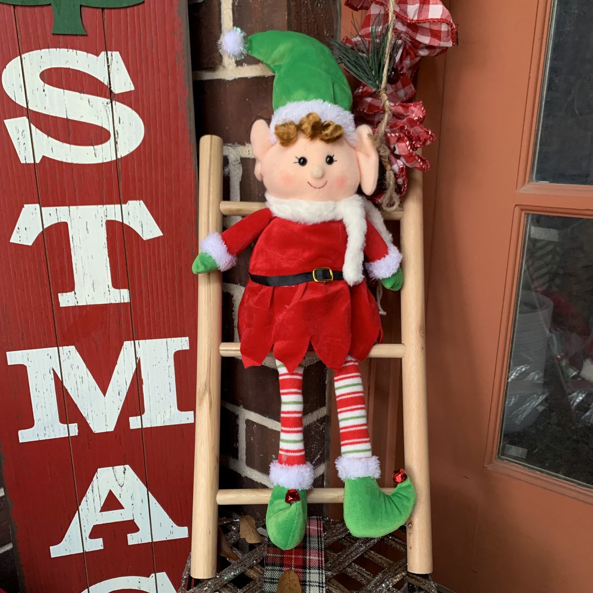 Everyone has been asking about our #holiday themed #porchdecor, and now they are here! Don't forget, we will be rolling out spring décor next year!

For more information, contact Tina Jabbour at tina.jabbour@anewleaf.org or at 918-451-1491x115

#ANewLeaf #seasonaldecor