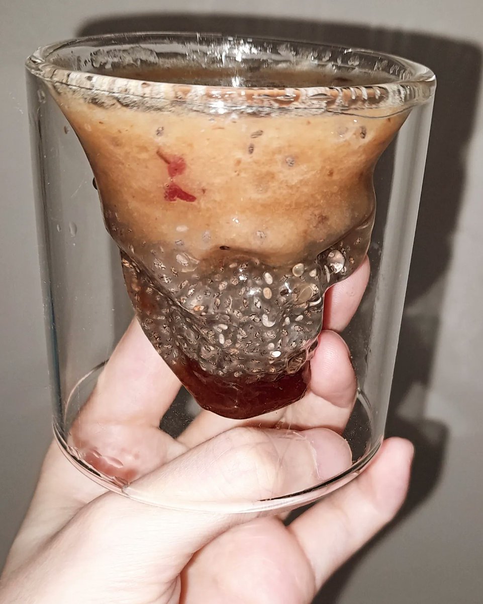 nistx_'s tweet photo. - cloudy's brain juice -
✨🩷☁️💀🧠🖤🍓✨

💁‍♀️ and here's a #brainjuice for you, dont spill 🖤✨

#PsychoLove with one #apple , pitted #prunes , a little of #strawberry &amp; #raspberry fruit jam , #chiaseeds &amp; #half #lemon 🍋
And a little tea spoon of #honey 
🍯💀💛☁️💛☁️💛☁️✨ https://t.co/rtVLiZuw1b