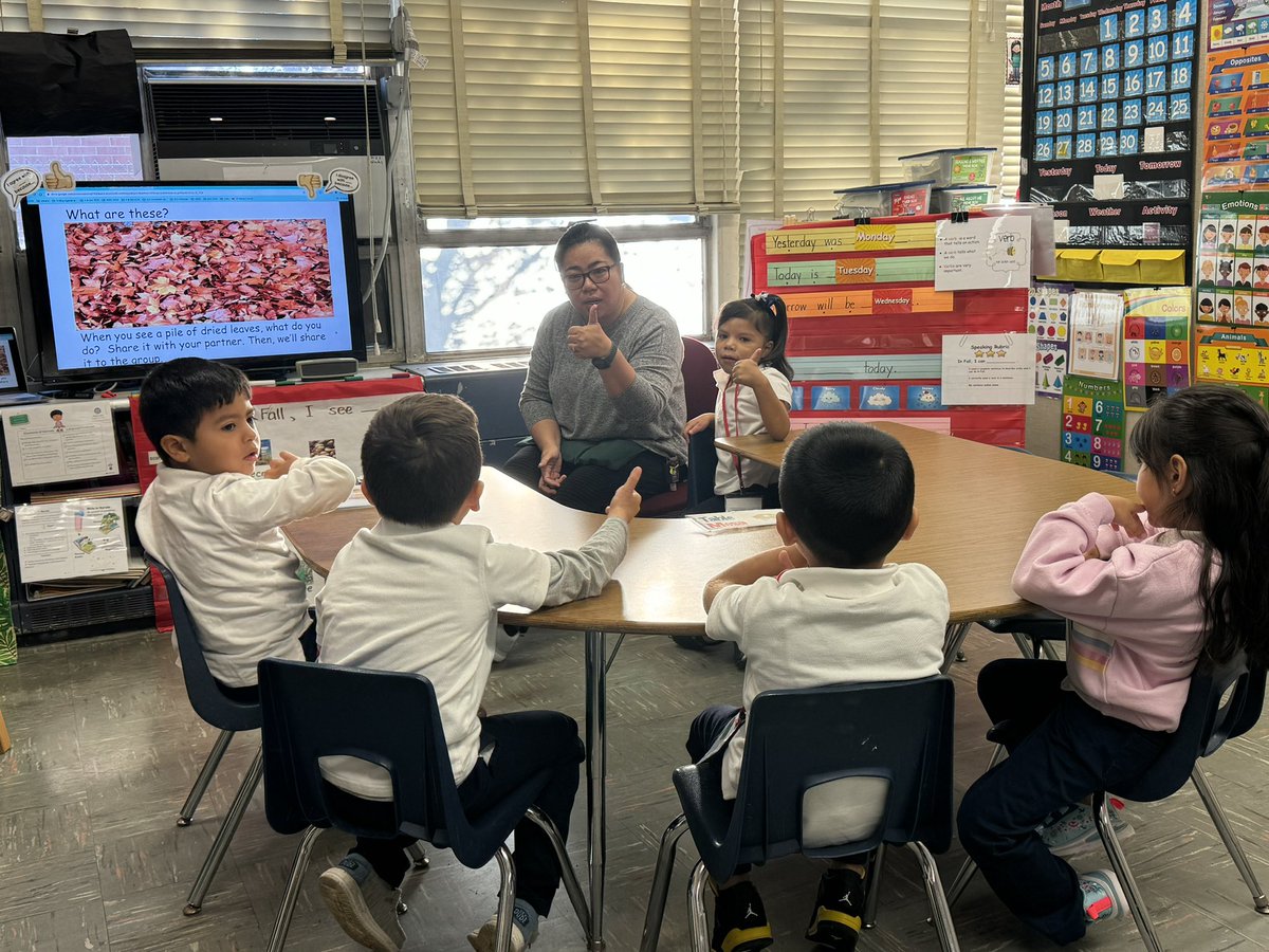 I spy the 7 Key ELD strategies in action. Such an engaging lesson centered on verbs and using verbs in sentences! Tying this verb lesson to a theme makes learning more meaningful! #ELDExcellence at @CarrolltonPGCPS🌟 Way to go, Ms. Caindec! 🌟🌟