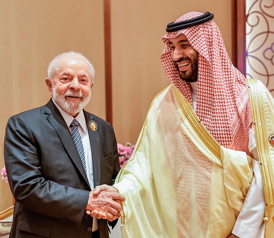 UchoInfo's tweet image. Na Arábia Saudita, Lula destaca investimentos brasileiros em energia verde tinyurl.com/mr2u2s8f #Lula #ArabiaSaudita #COP28 #Dubai #criseclimatica #energiaverde #combustiveisfosseis #investimentos