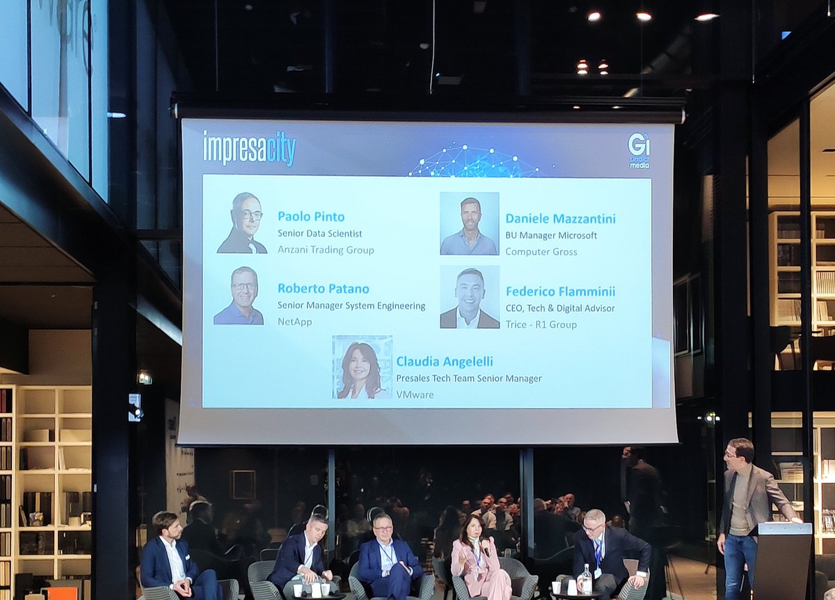 #AIsulserio è il momento del panel sulle opportunità dell' #AI #GenAI <a href="/channelcity/">channelcity.it</a> <a href="/MarcoLorux/">Marco Maria Lorusso</a>