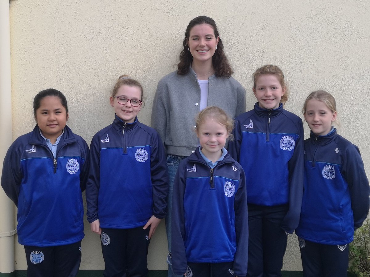 sniosagain's tweet photo. Today, top Irish swimmer, Maria Godden visited our school. She spoke to the boys and girls about her training, her competitions and answered lots of great questions! Good luck to Maria in the European swimming championships, coming up next week 🏊‍♀️👍😊 https://t.co/luSfU8zAa1