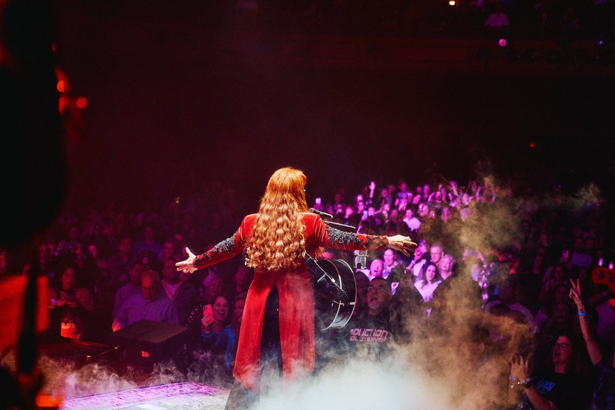 Wynonna's tweet photo. Last weekend’s show in Louisville felt like the craziest most wonderful homecoming party!!!!!! I can’t believe we only have 2 shows left on this tour. Let’s make ‘em count!!! 🥹🥲 https://t.co/5VL0TJQVPW